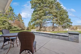 35 Eagle View Ln, Oswego, IL 60543 - Photo 34