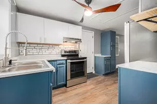 215 W Main St, Kirkland, IL 60146 - Photo 14