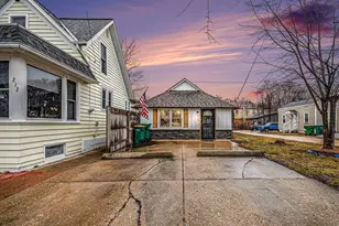 215 W Main St, Kirkland, IL 60146 - Photo 1