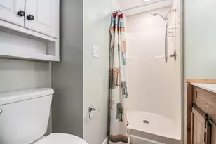 215 W Main St, Kirkland, IL 60146 - Photo 24