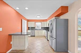 1019 N Sangamon Ave, Gibson City, IL 60936 - Photo 8