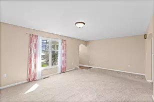 1019 N Sangamon Ave, Gibson City, IL 60936 - Photo 6