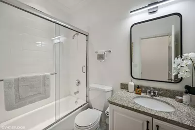 630 W Wrightwood Avenue #4W, Chicago, IL 60614 - Photo 16