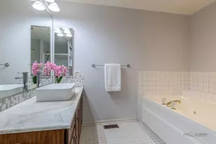 12 Sommerset Ln, Lincolnshire, IL 60069 - Photo 22