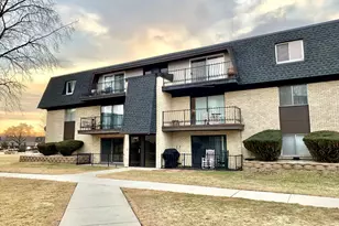 11107 S 84th Ave, Palos Hills, IL 60465 - Photo 1