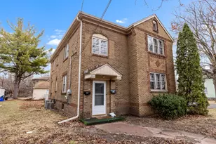 1022 15th St, Rockford, IL 61104 - Photo 2