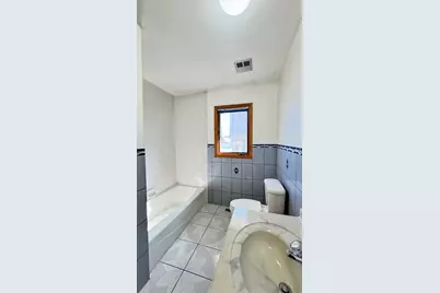 7110 W 82nd Place, Burbank, IL 60459 - Photo 8