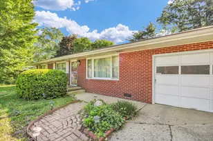 2112 Campbell Dr, Champaign, IL 61820 - Photo 4