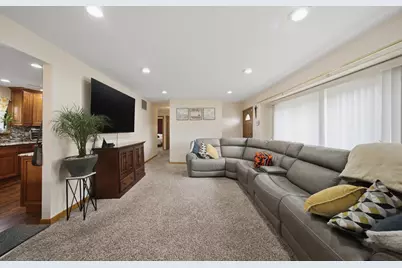 8132 S 83rd Court, Justice, IL 60458 - Photo 6