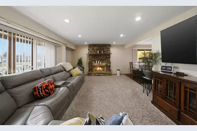 8132 S 83rd Court, Justice, IL 60458 - Photo 4