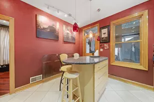 3975 W Barry Ave, Chicago, IL 60618 - Photo 28