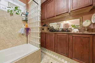 3975 W Barry Ave, Chicago, IL 60618 - Photo 18