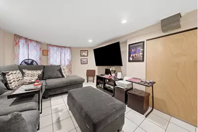 3975 W Barry Avenue, Chicago, IL 60618 - Photo 34