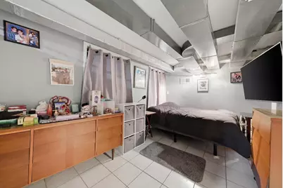 3975 W Barry Avenue, Chicago, IL 60618 - Photo 40