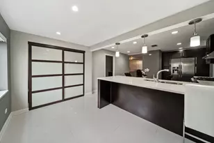 538 W 32nd St, Chicago, IL 60616 - Photo 12