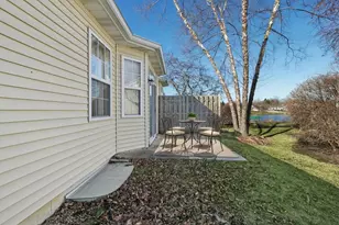 2382 Carillon Dr, Grayslake, IL 60030 - Photo 18