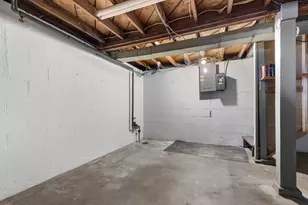 2120 Van Wie Ave, Rockford, IL 61103 - Photo 10