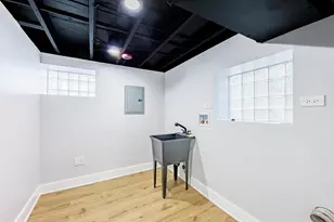 9356 S Manistee Ave, Chicago, IL 60617 - Photo 32