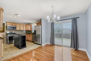 8507 Blueridge Ave, Hickory Hills, IL 60457 - Photo 10