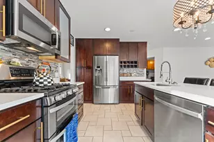 2409 Baldwin Ct, Schaumburg, IL 60193 - Photo 10