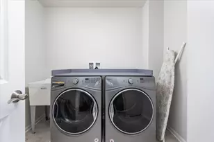 27W119 Redbud Ln, Winfield, IL 60190 - Photo 26