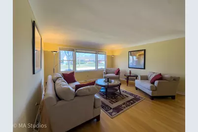 8912 Harms Road, Morton Grove, IL 60053 - Photo 4