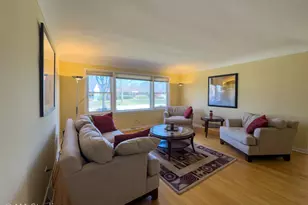 8912 Harms Rd, Morton Grove, IL 60053 - Photo 4