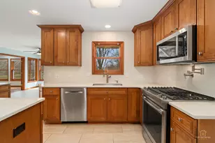 225 Fairway Dr, Prospect Heights, IL 60070 - Photo 18