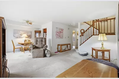 2018 Quaker Hollow Lane, Streamwood, IL 60107 - Photo 8