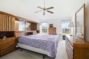 2018 Quaker Hollow Ln, Streamwood, IL 60107 - Photo 14