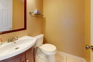 1135 Thompson Blvd, Buffalo Grove, IL 60089 - Photo 10