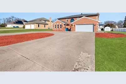 725 N 8th Avenue, Addison, IL 60101 - Photo 2