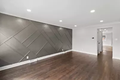 8804 S Fairfield Avenue, Evergreen Park, IL 60805 - Photo 4