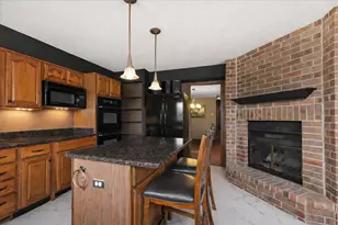 7834 W Foresthill Ln, Palos Heights, IL 60463 - Photo 8