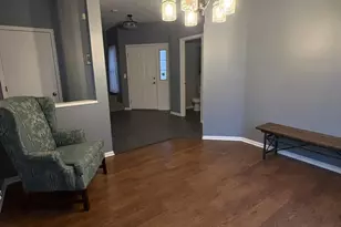 944 Cynthia Ln, Lake in the Hills, IL 60156 - Photo 6