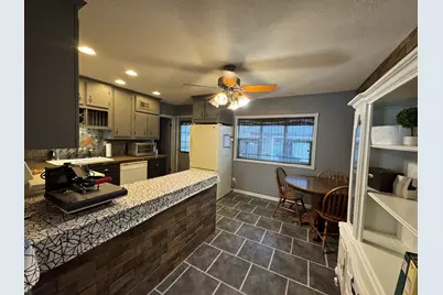 450 E 7th Street Court E, Milan, IL 61264 - Photo 10