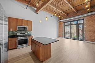770 W Gladys Ave, Chicago, IL 60661 - Photo 4