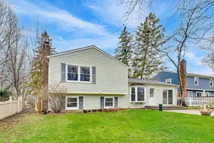 1918 Templar Dr, Naperville, IL 60565 - Photo 4