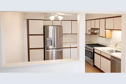 922 Little Falls Court, Elk Grove Village, IL 60007 - Photo 8