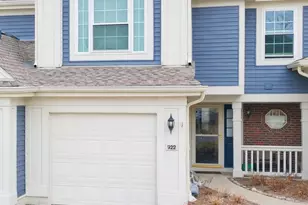 922 Little Falls Ct, Elk Grove Village, IL 60007 - Photo 2