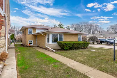 8231 Kilbourn Avenue, Skokie, IL 60076 - Photo 1