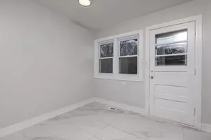 8231 Kilbourn Ave, Skokie, IL 60076 - Photo 14