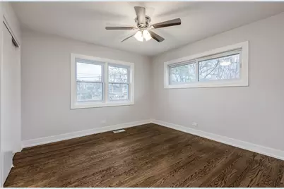 8231 Kilbourn Avenue, Skokie, IL 60076 - Photo 22