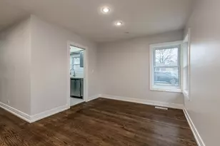 8231 Kilbourn Ave, Skokie, IL 60076 - Photo 8