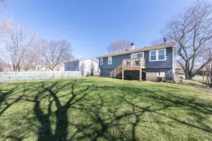 314 Sutherland Ln, Bloomingdale, IL 60108 - Photo 6