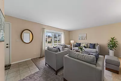 507 N Clearwater Street, Roselle, IL 60172 - Photo 4