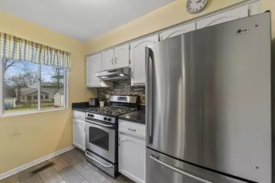 507 N Clearwater Street, Roselle, IL 60172 - Photo 8