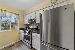 507 N Clearwater St, Roselle, IL 60172 - Photo 8