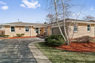 1333 N Ridge Ave, Arlington Heights, IL 60004 - Photo 2