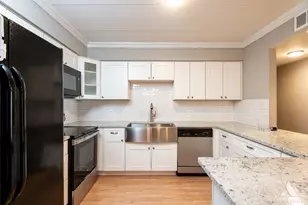 7347 W 79th Pl, Bridgeview, IL 60455 - Photo 10